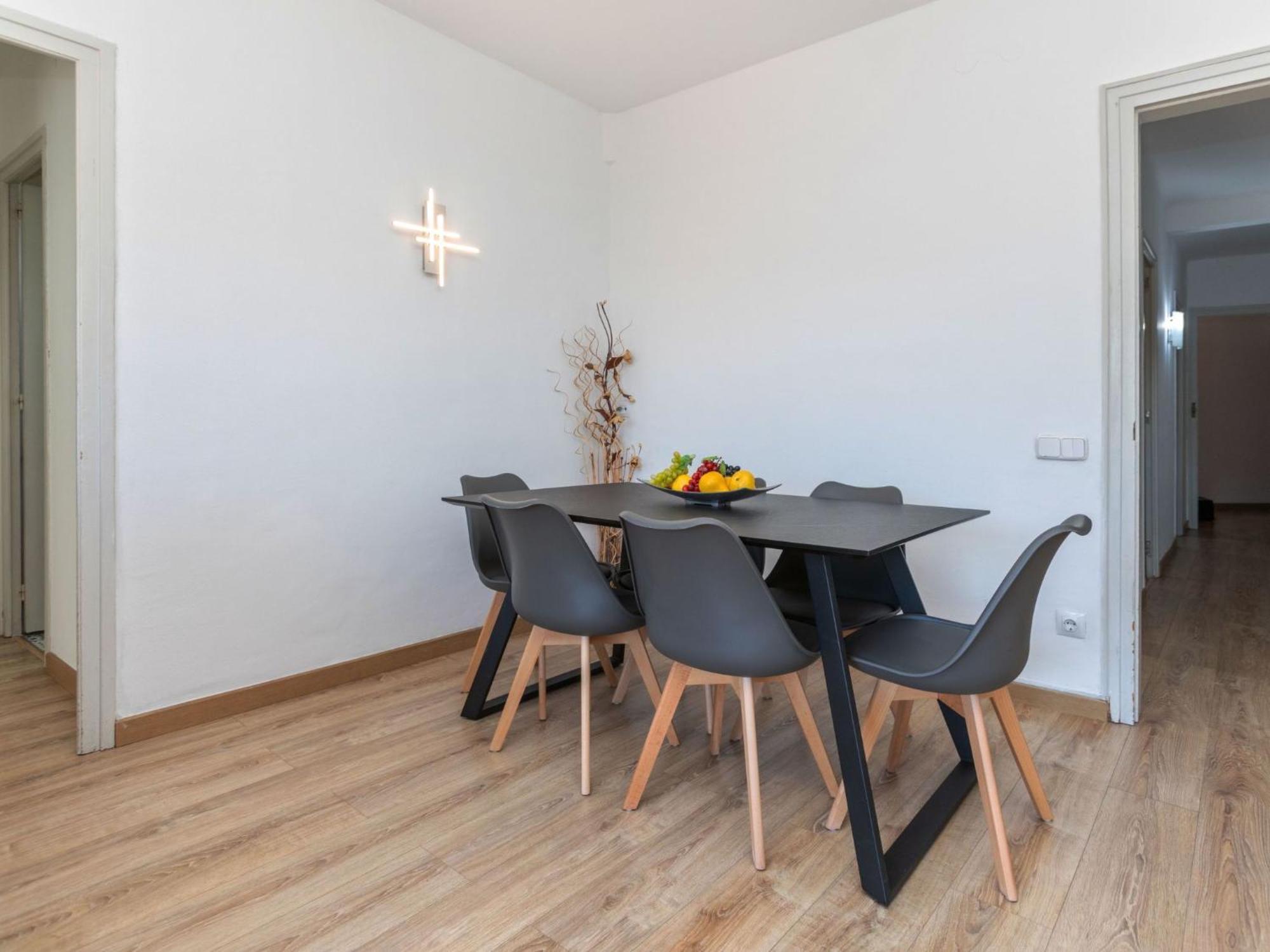 Apartment Eixample Esq Rocafort Diputacio By Interhome Barcelona Exterior photo